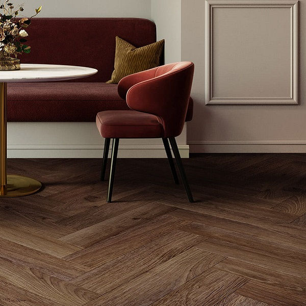 Invictus Maximus Herringbone Highland Oak-Chocolate кварц-виниловый пол клеевой